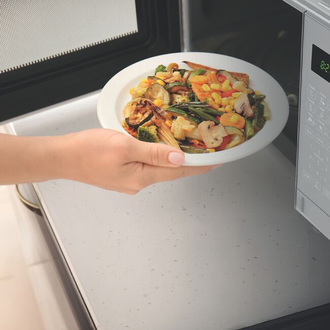 HAMILTON BEACH ESSENTIALS 20L Silver Digital Microwave