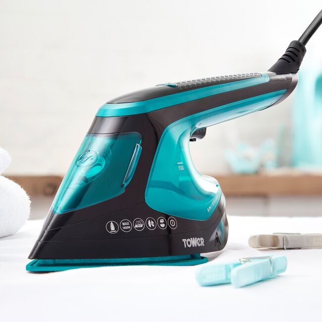 Tower 2 in 1 Hand 1800W Garment Steamer