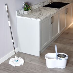 Gleam Clean Sheen Spinning Mop & Bucket
