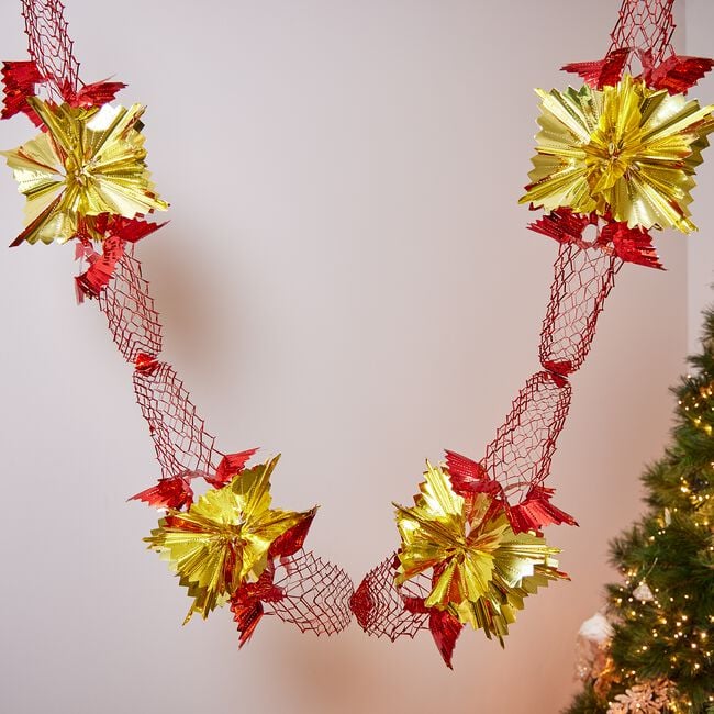 4 Section Red and Gold Garland 2.7m