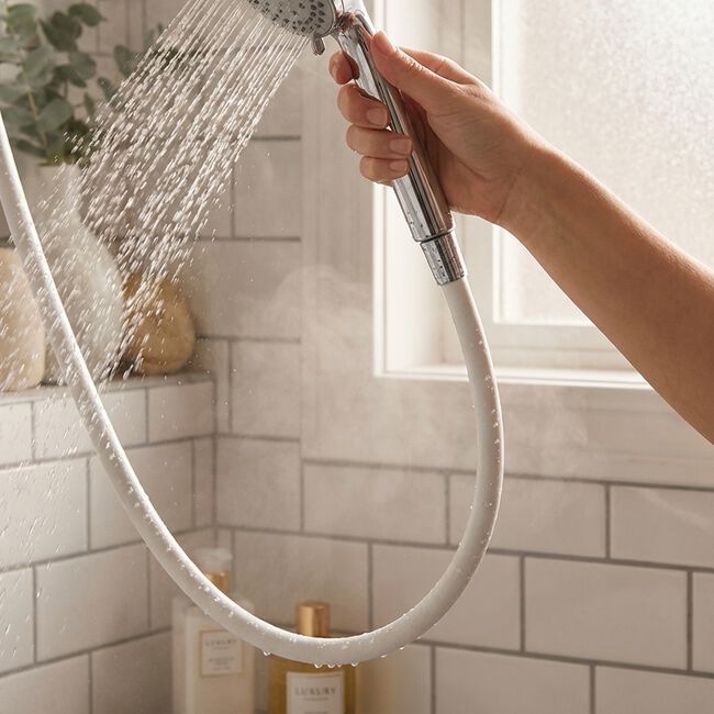 De Vielle 1.5m White PVC Shower Hose