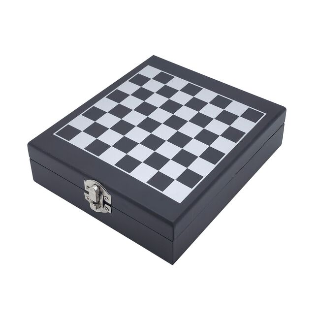 Cashel Living Chess Wine Accessory Set