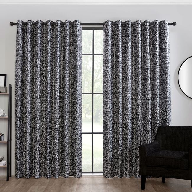 BLACKOUT & THERMAL BOBBLE BLACK  66x72 Curtain