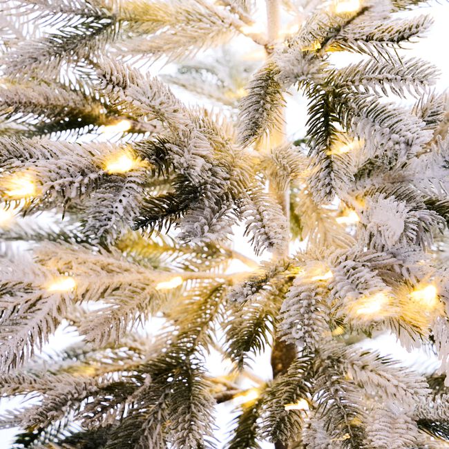 1.2M Warm White Pre-Lit Pine Needle Tree