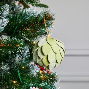 Green Leaf Tree Decoration