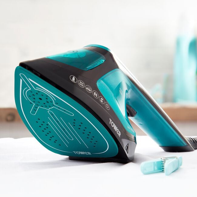 Tower 2 in 1 Hand 1800W Garment Steamer