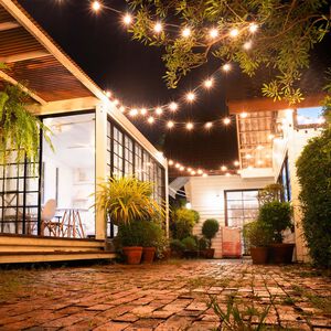 21 White Connectable Garden Party Bulbs