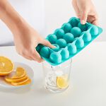 Lekue Round Ice Cube Tray With Lid - Turquoise