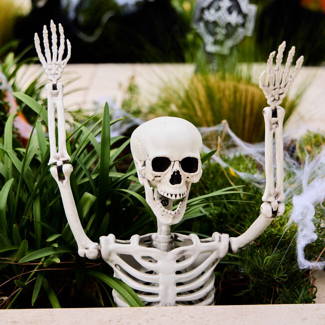 Skeleton Ground Breaker Garden Decoration