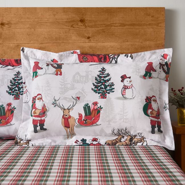 Christmas Scene Oxford Pillowcase Pair