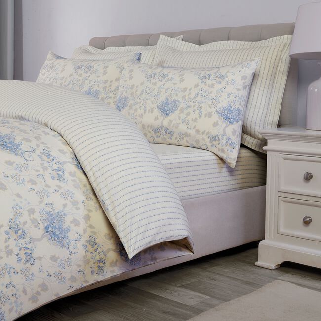 JUNIOR BED DUVET COVER Rabbit Garden Toile