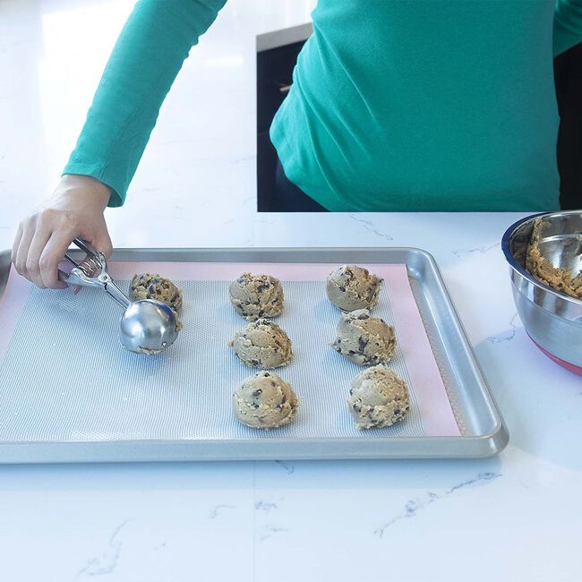 Confection Stand Large Cookie & Ice Cream Scoop