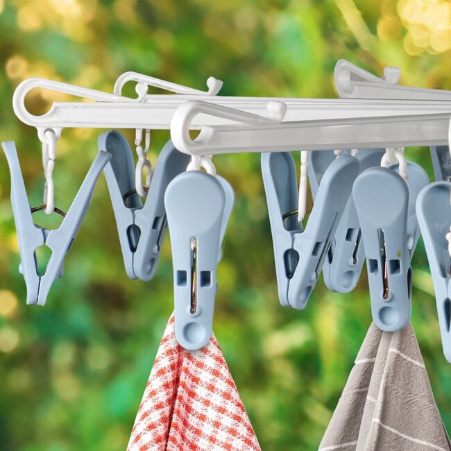 JML DriBuddi Folding Hanger With Pegs