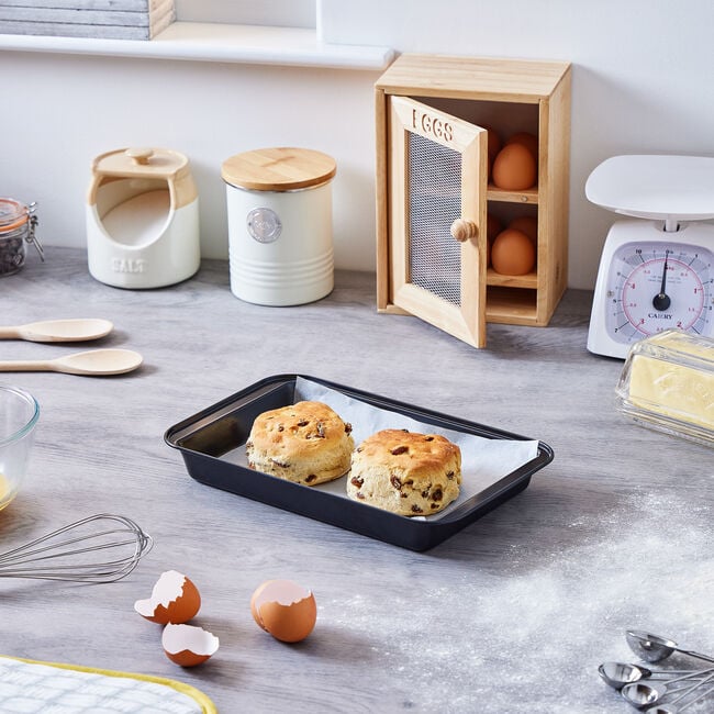 Bakers Select Biscuit & Brownie Baking Tray 27.5cm