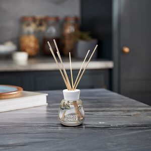 Yankee Candle® Reed Diffuser Amber & Sandalwood