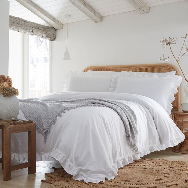 DOUBLE DUVET COVER Appletree Loft  Cassia Frill White