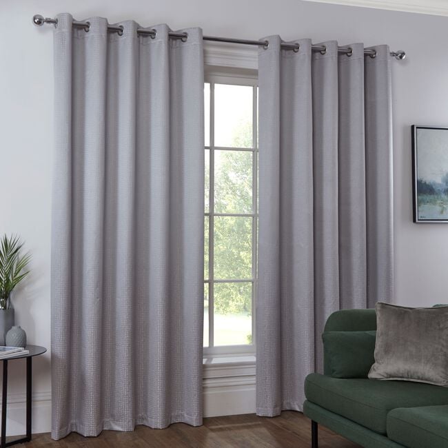 BLACKOUT & THERMAL DASH SILVER  90x90 Curtain