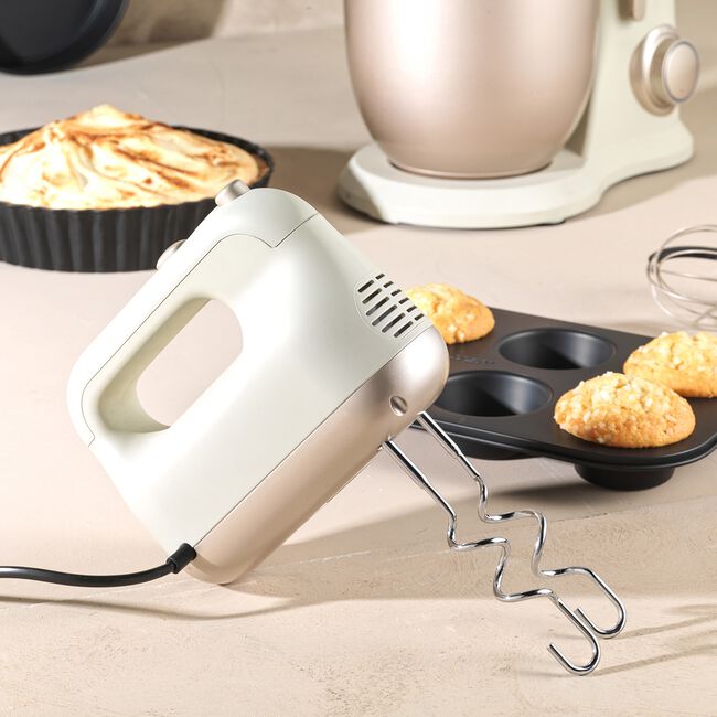 Salter Bakes Oatmeal Hand Mixer