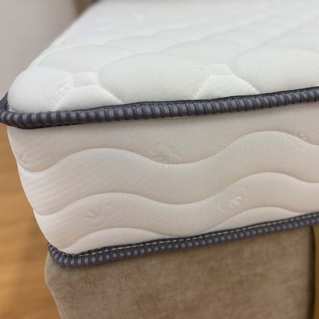 DIAMOND NIGHT Single Pocket Sprung Mattress