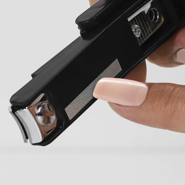 Cosmetic Club Nail Clippers With Magnifying Glass