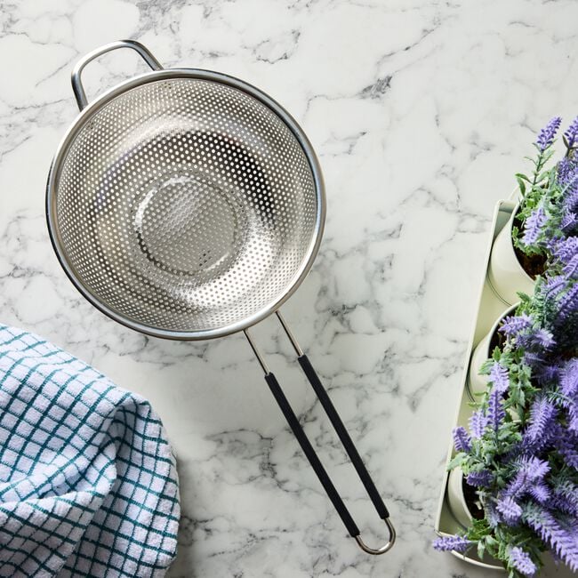 Tala S/Steel Strainer with Soft Grip Handle 20cm