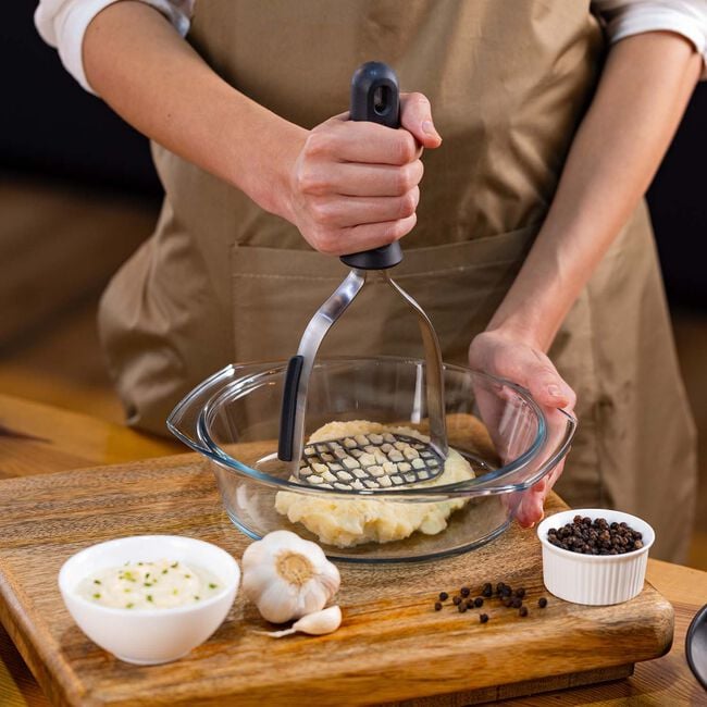 Zyliss Potato Masher With Scraper