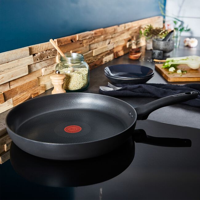 Tefal Titanium Ultimate 30cm Frying Pan