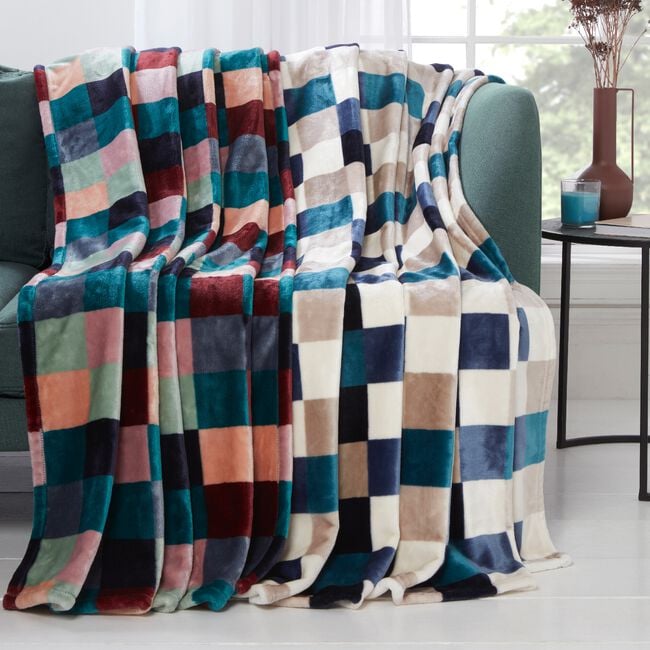 Ruane Plush Velvet Trend Blocks Throw 150x200cm