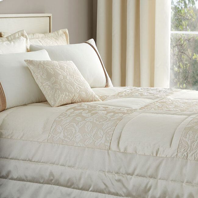 Quilted Rose Bedspread 220cm x 230cm - Cream