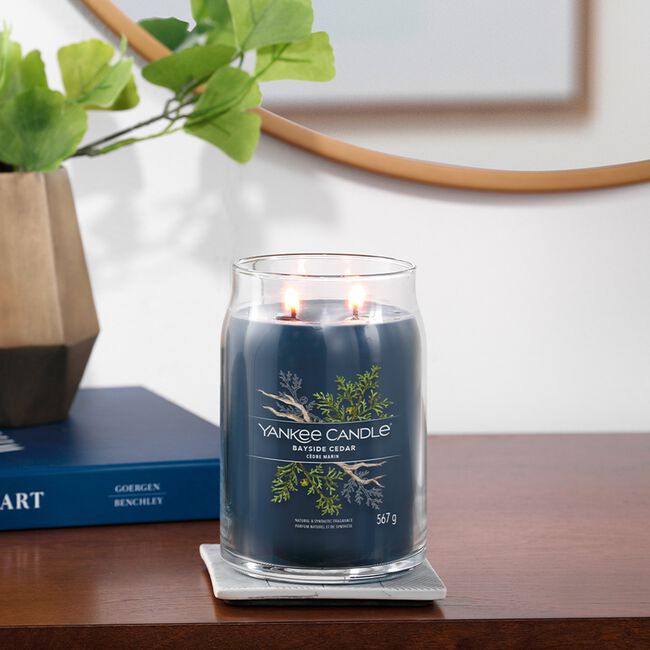 Yankee Candle® Signature Large Jar Bayside Cedar