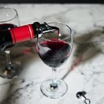 Cashel Living Wine Pourer with Stopper
