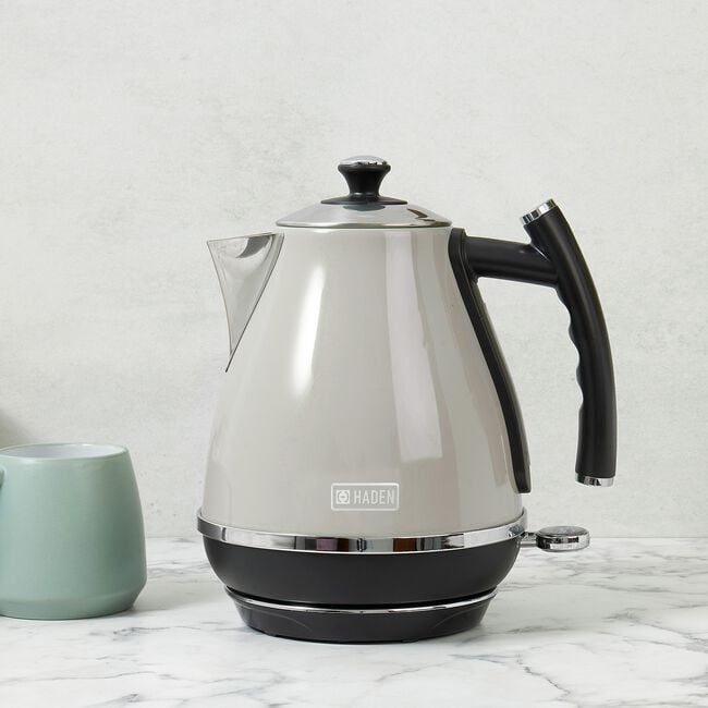 Haden Cotswolds 1.7L 3KW Rapid Boil Putty Kettle