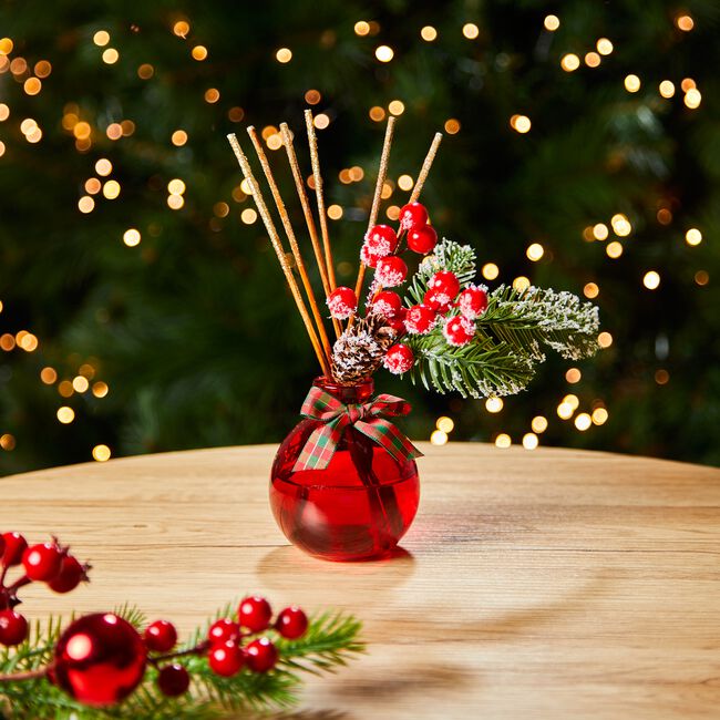 Christmas Ornament Red Berry 100ml Reed Diffuser