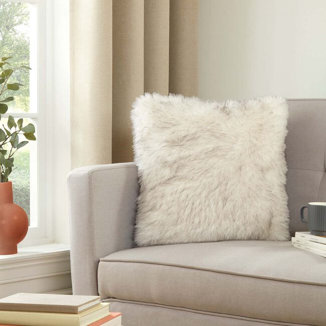 CHATHAM LONGHAIR WHITE 45x45 Cushion