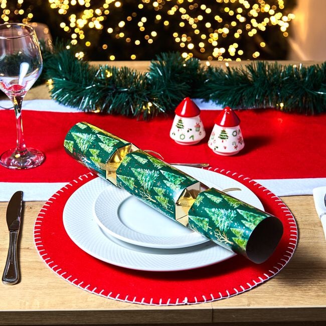 Hardy & Wells 8 Christmas Tree Premium Crackers