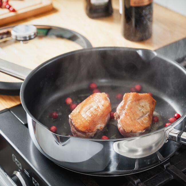 Stellar Stay Cool 28cm Non Stick Saute Pan