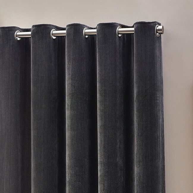 YARD HEAVY CHENILLE CHARCOAL 66x54 Curtain