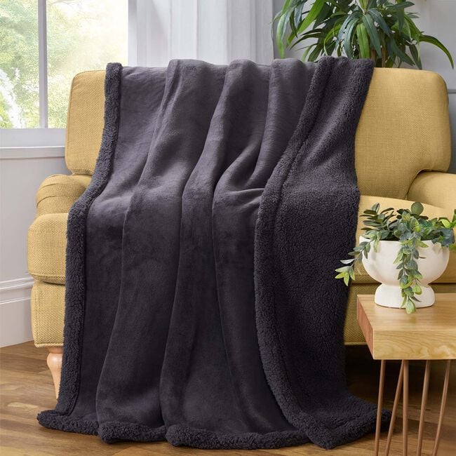 RUANE BORG CHARCOAL 150x200cm Throw