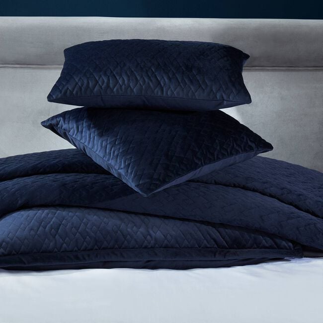 Quilted Hotel Velvet Pillowshams 50 x 75cm - Navy
