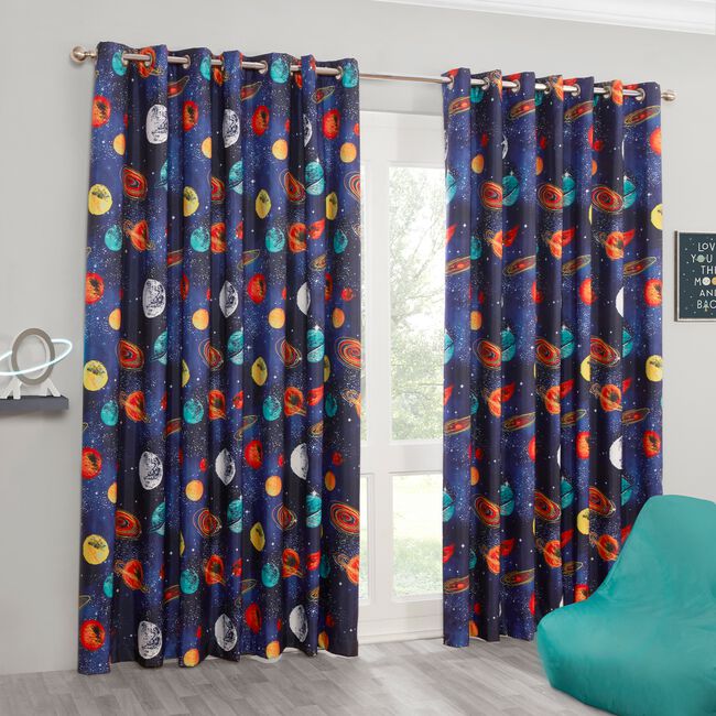 BLACKOUT & THERMAL FAR OUT MULTI  66X54 Curtain
