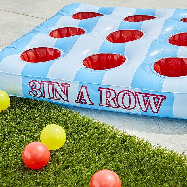 3 In A Row Toss Game