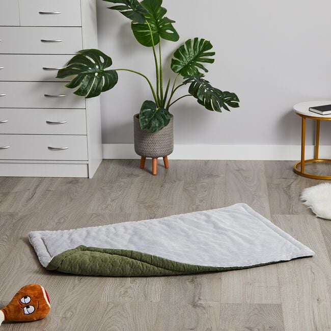 Fezco Quilted Pet Blanket - Large