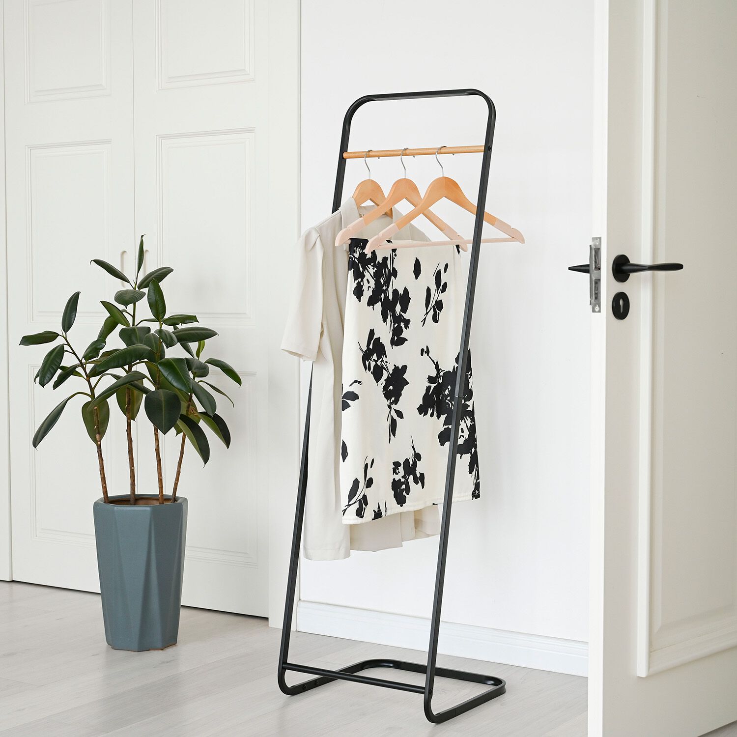 Homestore and more coat stand shop