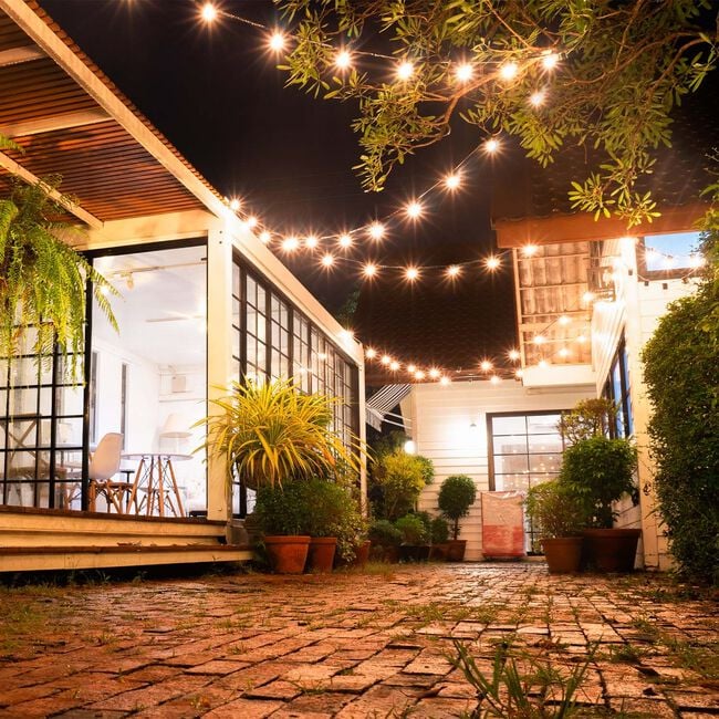 21 White Connectable Garden Party Bulbs