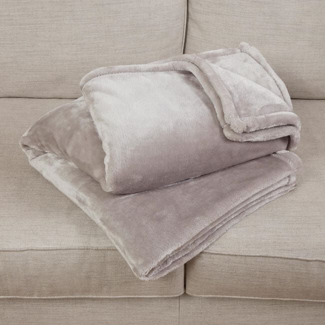 Ruane Plush Velvet Throw 150 x 200cm - Dove Grey