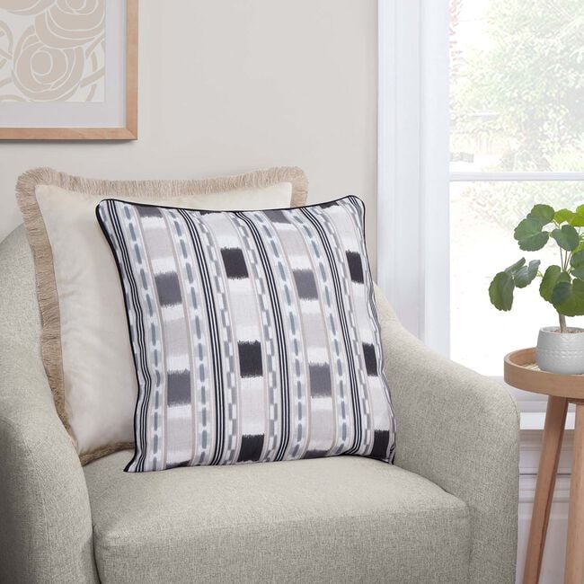 ELLEN FRINGE IVORY 45x45 Cushion