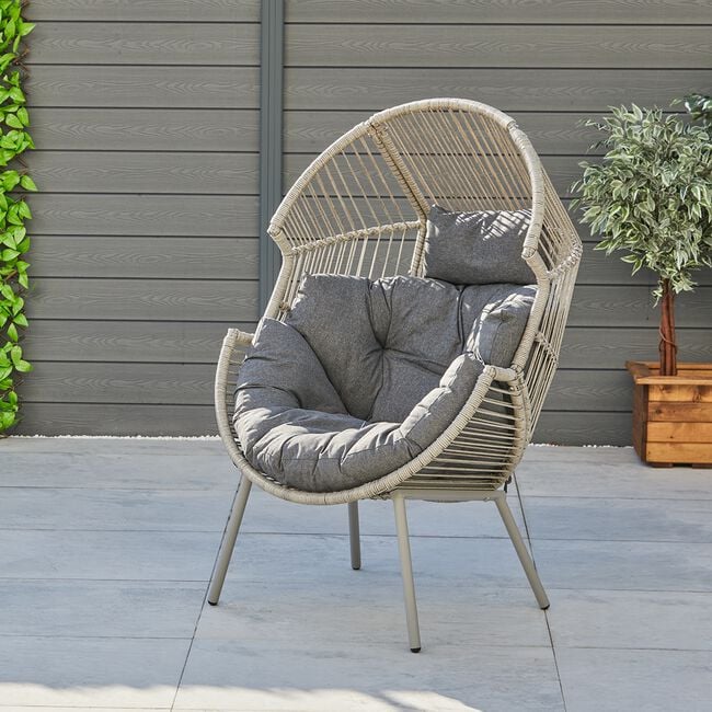 Aventino Luxury Rattan Lounging Chair With Stool