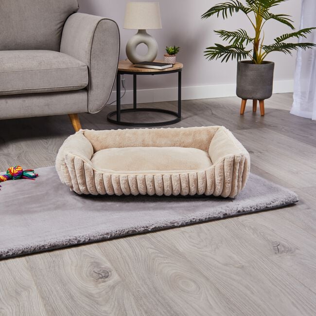 MARNIE Medium Velvet Pet Bed