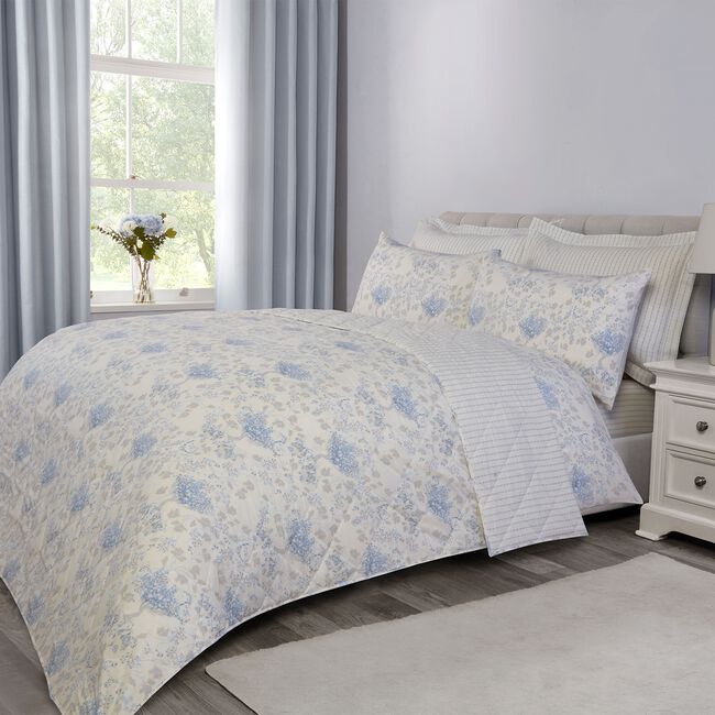 Rabbit Garden Toile Bedspread 200 x 220cm - Blue