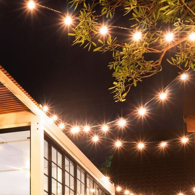 21 White Connectable Garden Party Bulbs